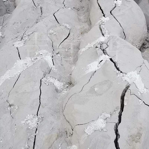 水泥無(wú)聲破碎劑